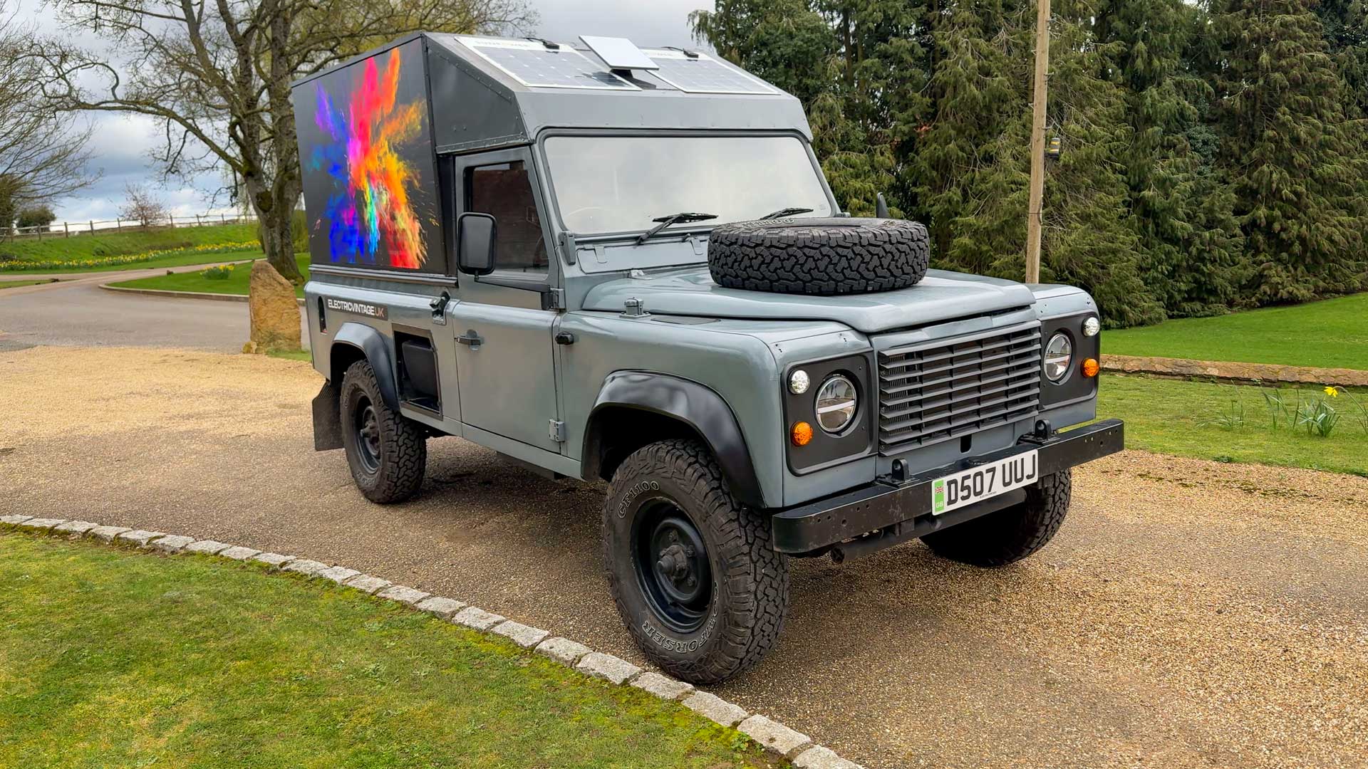 Fiennes — Land Rover Defender D507 UUJ